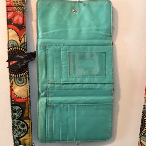 Vera Bradley Crossbody Purse in “Perfect Petals” Pattern - Picture 8 of 8